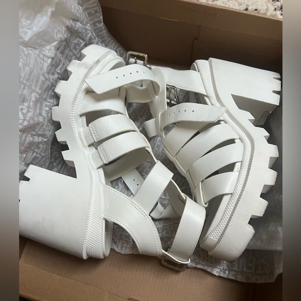 Steve Madden Cosmic Sandal - Picture 10 of 11